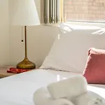 Rosehill Retreat Near Parramatta With Parking