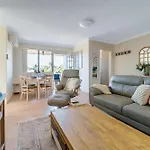 Rosehill Retreat Near Parramatta With Parking