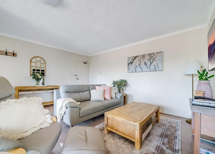 Rosehill Retreat Near Parramatta With Parking
