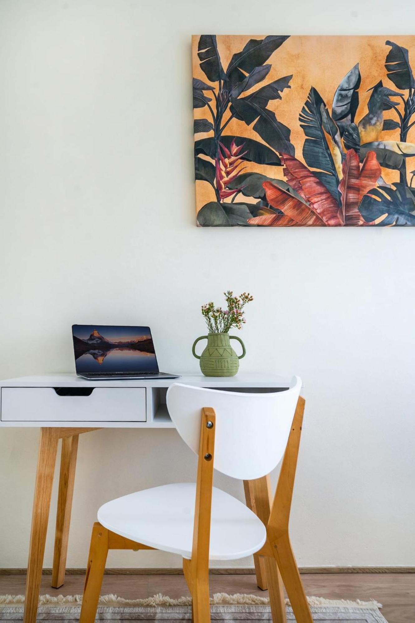 Rosehill Retreat Near Parramatta With Parking *