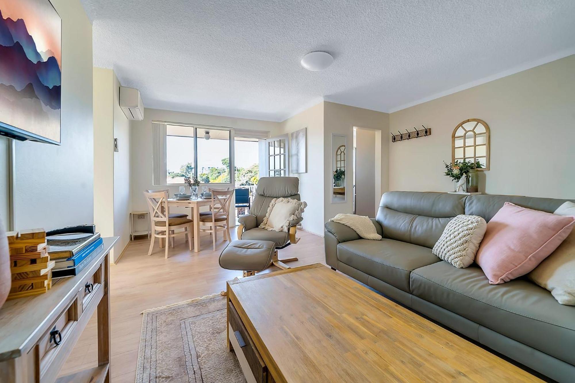 Rosehill Retreat Near Parramatta With Parking Apartment *
