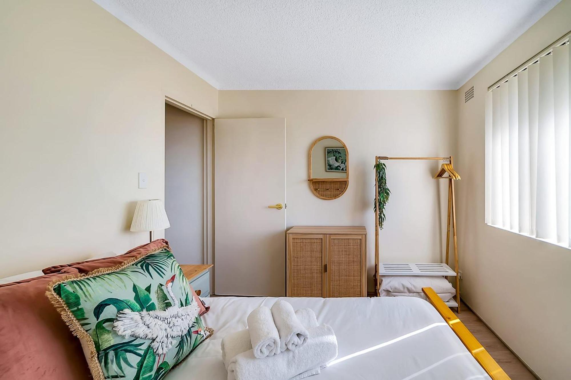Rosehill Retreat Near Parramatta With Parking Sydney